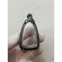 ราคา ตลับพระกรอบพระงานแต่งเก่าแบบเปิดหลังตลับใส่หลวงปู่ทวด ขนาดวัดจากด้านในตลับ2.3*3.7cm (24390955566)