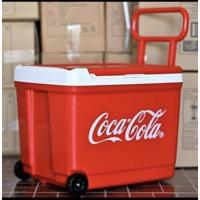 ราคา กระติกโค้ก coca-cola ความจุ 40 ลิตร เก็บความเย็นได้นาน 24 ชม มีล้อลาก สินค้าหายาก พร้อมส่ง (2049829842)
