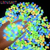 ราคา [ที่โดดเด่น] 100 ชิ้นหินภูมิทัศน์เรืองแสงรูปเพชร / เครื่องประดับบอนไซ DIY / ตกแต่งสวนตู้ปลา / ก้อนหินกรวดตู้ปลาสีสันสดใส / หินกรวดเรซินเทียม (26456314876)