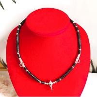 ราคา สร้อยคอ สร้อยกะลา สลับลูกปัดเม็ดชุบเงิน คล้องพระ 3 องค์ ยาว 24 นิ้ว (8528164962)