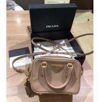 ราคา Pradaมือสอง saffiano lux ใบเล็ก สภาพดีค่า (1854291105)