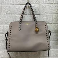 ราคา กระเป๋าสะพาย ถือ Alexander Mcqueen หนังวัว นิ่ม กว้าง 11 สูง 9 ก้น 4 นิ้ว ราคา 2000 บาท (25418623099)