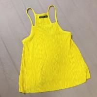 ราคา Bershka เสื้อกล้ามพลีทสีเหลือง (6918044814)