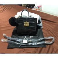 ราคา กระเป๋า แบรนด์ F.O.F หนังสีดำ ใหม่มาก (4705793724)
