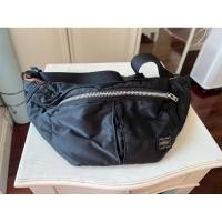 ราคา Porter tanker สีดำ คาดอก คาดหลัง ไซส์ L รุ่นใหม่ ทรงโค้ง อุปกรณ์ครบ (26022196417)