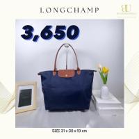 ราคา Longchamp le pliage size: M หูยาวมือสองของแท้ ส่งต่อ 3,650บาท สีกรม (navy)สภาพ 95% (25811774187)