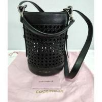 ราคา Coccinelle Beta Bag สีดำ มือสองของแท้ (2557194352)