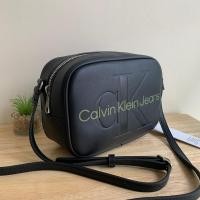 ราคา [[พร้อมส่งแท้%]] Calvin Klein Crossbody Bag (25466024232)