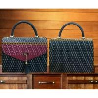 ราคา กระเป๋าสะพายผ้าไหมแท้ (836578200)