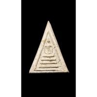 ราคา พระสมเด็จหลวงปู่นาค วัดระฆัง พิมพ์หน้าจั่ว(สามเหลี่ยม) ไม่ฝังตะกรุด ปี 2495 (27879073478)