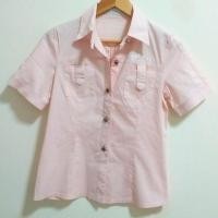 ราคา เสื้อเชิ้ตสีชมพูอ่อน .rOxY.มือ2 สภาพดี มีตำหนิจุดเล็กๆ (r22) (25713179500)
