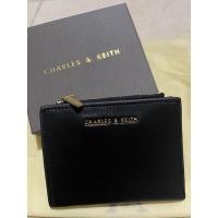 ราคา กระเป๋าสตางค์ charles & keith สีดำ ⭐️ ของใหม่ พร้อมส่งค่ะ ‼️⭐️ (21658802809)