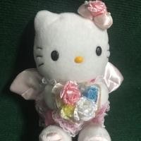 ราคา ตุ๊กตาคิตตี้งานปีกถือช่อดอกไม้ขนาด 8นิ้ว Kitty (2669509977)