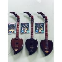 ราคา พิณโปร่งขนาดกลางอย่างดี ราคาถูก แถมฟรีสายสะพาย สมุดคู่มือ ปิค (13230965945)