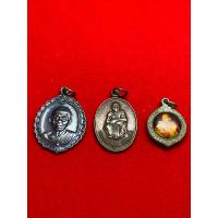 ราคา เหรียญหลวงพ่อคูณ2เหรียญล็อคเก็ต1 (25287836701)