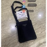 ราคา Prada Tessuto Nylon mini crossbody Bag -unisex วินเทจ ของแท้ ปราด้า พราด้า กระเป๋าสะพายข้าง ผู้ชาย แบรนด์เนมมือสอง (29838414656)