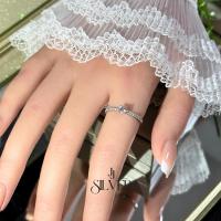 ราคา เพชรโมอีสซาไน์ แหวนชูเม็ดกลาง 0.3 กะรัต เพชรบ่าข้างเพิ่มประกายโดดเด่น (24444667307)