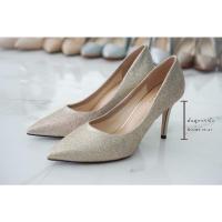 ราคา (ส่งต่อ )รองเท้าเจ้าสาว รองเท้าส้นสูงสีทอง size 39 (14069962071)