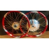 ราคา ชุดล้อแดงลายสายฟ้าขอบ#17 1.40x2 ดุมกระจกซี่ลวดชุบทอง ใส่ MIO, FINO, NOUVO MX (42311969474)