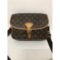 ราคา กระเป๋ามือสอง LOUIS VUITTON Monogram สีน้ำตาล ขนาด 10 นิ้ว พร้อมส่ง (11398165814)