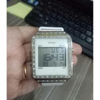 ราคา นาฬิกาGUESS**มือสอง** สภาพดีตี97%ใหม่มาก สายสะอาดไม่ดำ มีตำหนิดิจิตอลเสีย1จุด (3840965542)