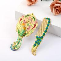 ราคา รัสเซียยุโรปโลหะแบบพกพา retro กระจกจับเล็กพร้อมหวีกระจกแต่งหน้าเจ้าหญิงกระจกขนาดเล็กที่สร้างสรรค์ (27166116482)