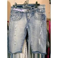 ราคา กางเกงยีนส์มือสอง ผ้ายืด ขาสี่ส่วนผ้าส่วน ขนาดรอบเอว35-36 สะโพก42-51 แต่งขาด รหัสAA05 (25627389344)