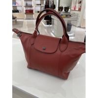 ราคา พร้อมส่ง New Longchamp Cuir S สีส้มอิฐ หนังแกะ ทรงพับขนมปัง จากคิงพาวเวอร์ (14870318989)