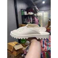 ราคา รองเท้ามือสอง กุชชี่ size40//25cm. (41457412152)