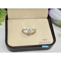 ราคา แหวนเงินแท้ เพชร cz เม็ดเดี่ยว ตรงกลาง ประดับเพชรทั้งสองข้าง ขนาดเพชรเม็ดกลางประมาณ 30 ตังค์ : CZ0252 (1971275705)