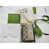 ราคา กระเป๋าเงิน gucci แท้มือสองของแม่ค้าเองค่ะมีถุง gucci กล่องพร้อมอุปกรณ์พร้อมทุกให้ครบมีตำหนิตามรูปภาพเลยค่ะด้านใน 2 จุด (29681842492)