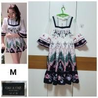ราคา Soldเดรสยาวเจ้าหญิงลายสิงโตสีขาวเขียว ป้าย One One มือ2 (10720629155)