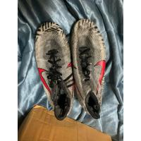 ราคา รองเท้าฟุตบอลมือสอง สตั๊ด Nike ขนาด41/260สภาพดีไม่ปริไม่เปิดพื้นปุ่มหนาตำหนิ หนังตรงส้นเท้าลอกตามรูป (42514828425)