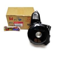 ราคา ฝาครอบจานไฟ รุ่นสตาร์ทมือ ของแท้เบิกศูนย์ HONDA wave100s เวฟ110s รหัสอะไหล่ 11341-KRS-600 (7223308793)