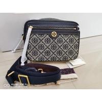 ราคา Tory​ burch​ T​ Monogram​ Camera​ Bag​ Navy (11308557532)