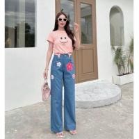 ราคา (S) พร้อมส่งชุดเซท 2 ชิ้น เสื้อสีชมพูน้องยิ้มกับกางเกงยีนส์ขายาวลายดอกไม้ งานป้าย Amelia แท้ มือ1 ป้ายห้อย (27967968647)