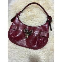 ราคา กระเป๋าสะพายไหล่สีแดง Benetton พร้อมใช้ เหมือนใหม่ (28120285383)
