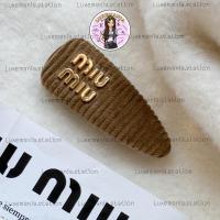 ราคา : New!! Miu Miu Hair Clip‼️ก่อนกดสั่งรบกวนทักมาเช็คสต๊อคก่อนนะคะ‼️ (29336531522)