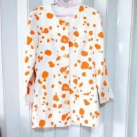 ราคา มีของแถม สูทแฟชั่น สูทผ้าร่อง สูทมือสอง สูทลายจุด สูทสีครีม สูทสีส้ม สูท เสื้อคลุมลายจุด เสื้อคลุมยาว (5726796909)