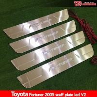 ราคา ชายบันไดมีไฟ กันรอยบันได ชายบันได LED สีฟ้า Toyota Fortuner 2005-2012 V.2 (1867739019)