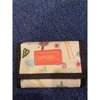 ราคา กระเป๋าสตางค์ ripcurl มือ2 แท้ สภาพ80% (15486684698)