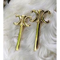 ราคา กิ๊บซีลีน กิ๊บติดผมติดโลโก้ celine สีทอง แบรนด์ พร้อมส่ง‼️ (23912486575)