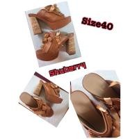 ราคา Shuberry สีน้ำตาลแต่งพู่&ปอมๆ งานสไตล์วินเทจส้นสูงเสริมหน้า ส้นสูง5นิ้ว งานซื้อเก็บส่งต่อ200฿.ป้ายติดพันกว่า☺️ (4255189161)