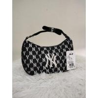 ราคา MLB✅ [ส่งฟรี]NY MONOGRAM กระเป๋าคล้องไหล่ รุ่นฮิต ปักNYแท้ (24522770944)