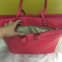 ราคา Kate spade pink ostrich leather toteKate spade hot pink ostrich leather tote มือสอง สีจริงเหมือนรูปสุดท้าย นะค่ะ (840044775)