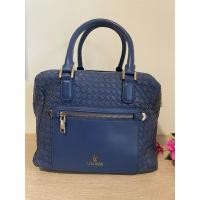 ราคา Vera Wang แท้แบรนด์ดัง สไตล์สานทรงกล่อง หนังแท้ทั้งใบ ขอบมุมดี อะไหล่สวย ภายในสะอาด สภาพดีมากๆ (25988482547)