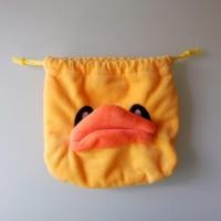 ราคา กระเป๋าหูรูดลายเป็ดสีเหลือง✨ (8302841621)