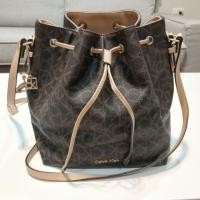 ราคา กระเป๋าแบรนด์ Calvin Klein แท้ 100% # มือสอง สภาพ 95 % (ใหม่มาก) (4200175129)