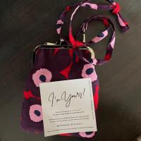 ราคา Crossbody unikko bag จาก HERBAG Marimekko (6633841162)