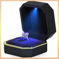 ราคา กล่องแหวนแต่งงาน กํามะหยี่ ทรงสี่เหลี่ยม พร้อมไฟ LED หรูหรา สําหรับใส่เครื่องประดับ แหวนหมั้น งานแต่งงาน (18772752511)